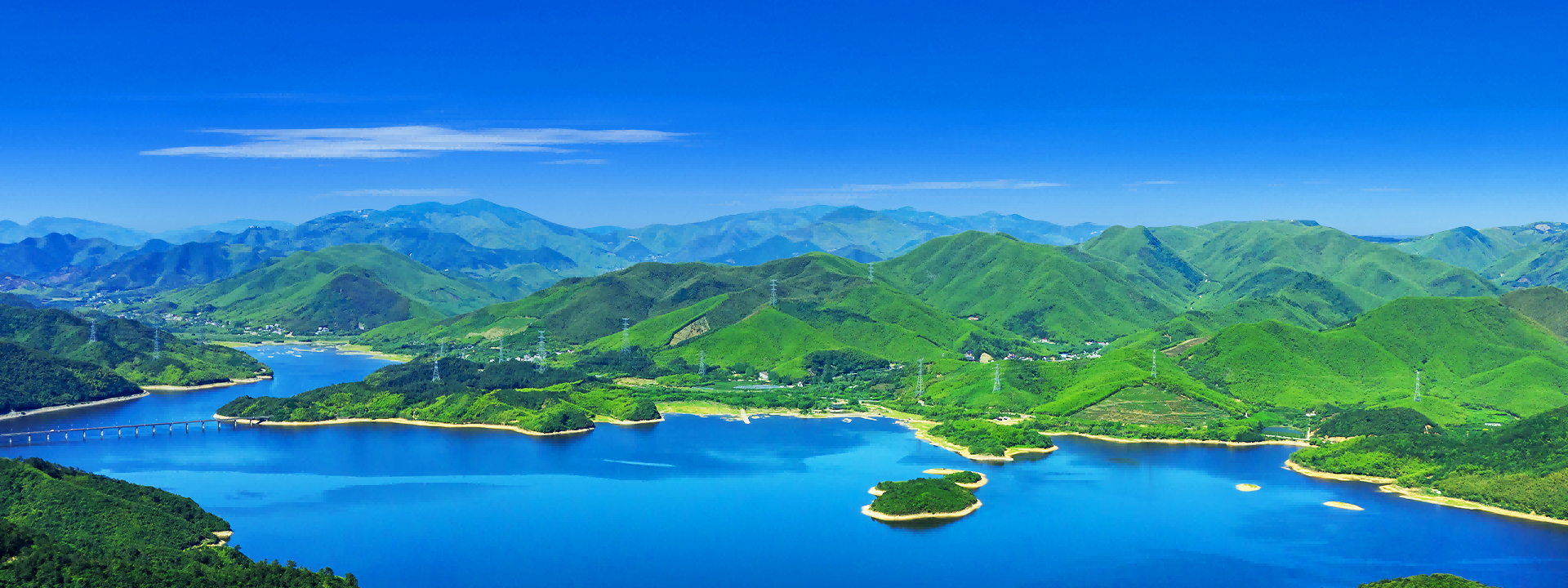 讓天更藍(lán)、山更綠、水更清，讓生活更美好